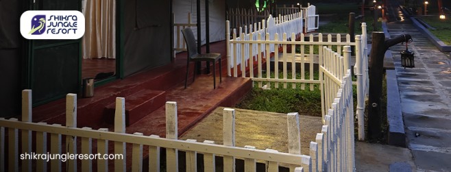 How Do the Best Resorts in Dandeli for Couples Balance Privacy and Adventure?